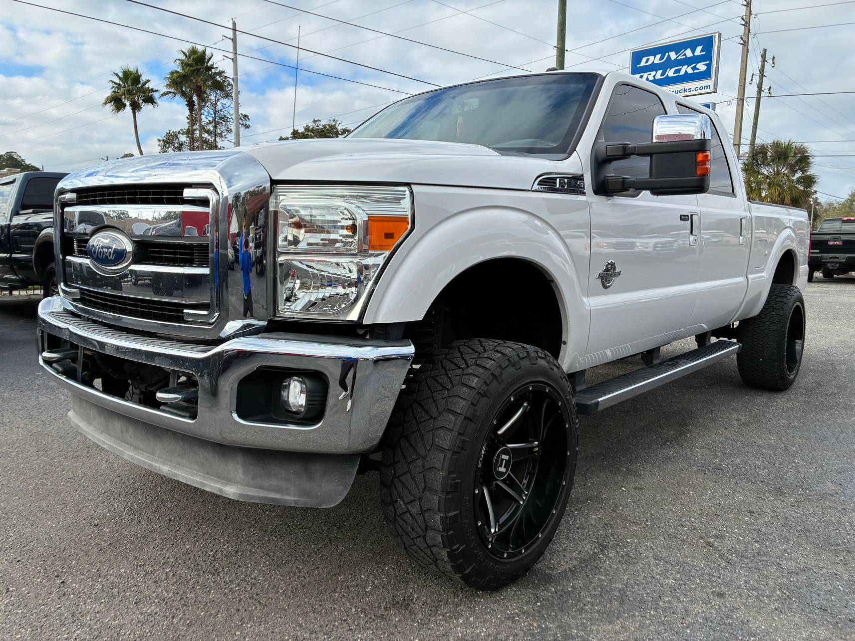 2012 Ford F-350 Super Duty Lariat's photo